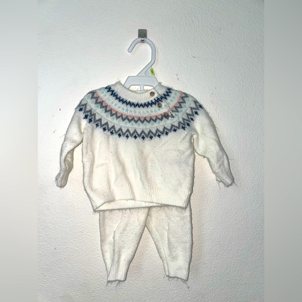 Newborn matching outfit set.